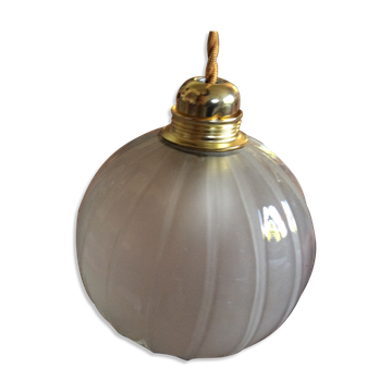 Glass ball suspension