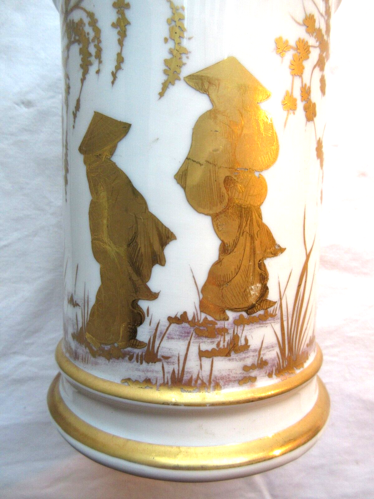 Pharmacy pot, Paris porcelain Asian decoration with fine gold: Napoleon III