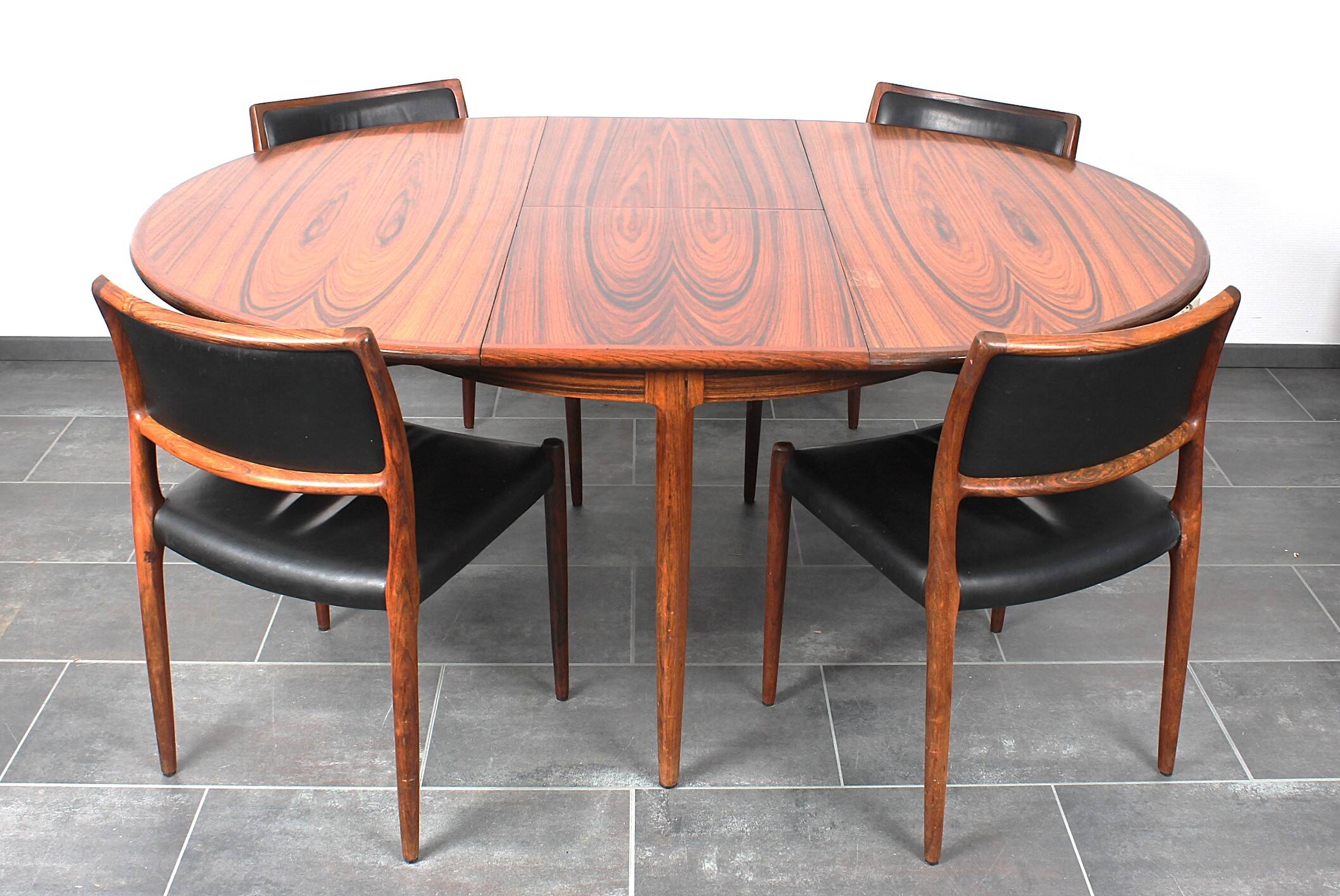 Table et chaises en palissandre Møller modèle 80 par Niels Otto (NO) Møller pour JL Møllers, années 1960, ensemble de 5.