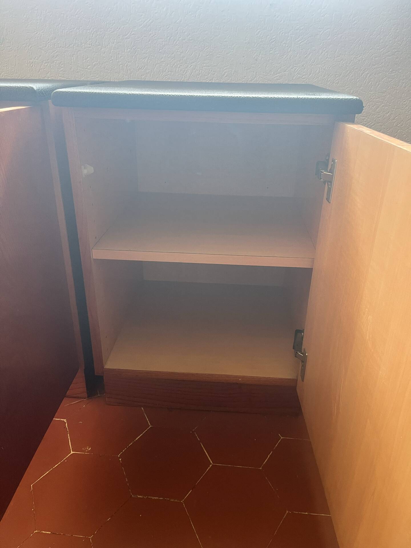 Pair of small storage boxes / bedside tables 45x45 cm it