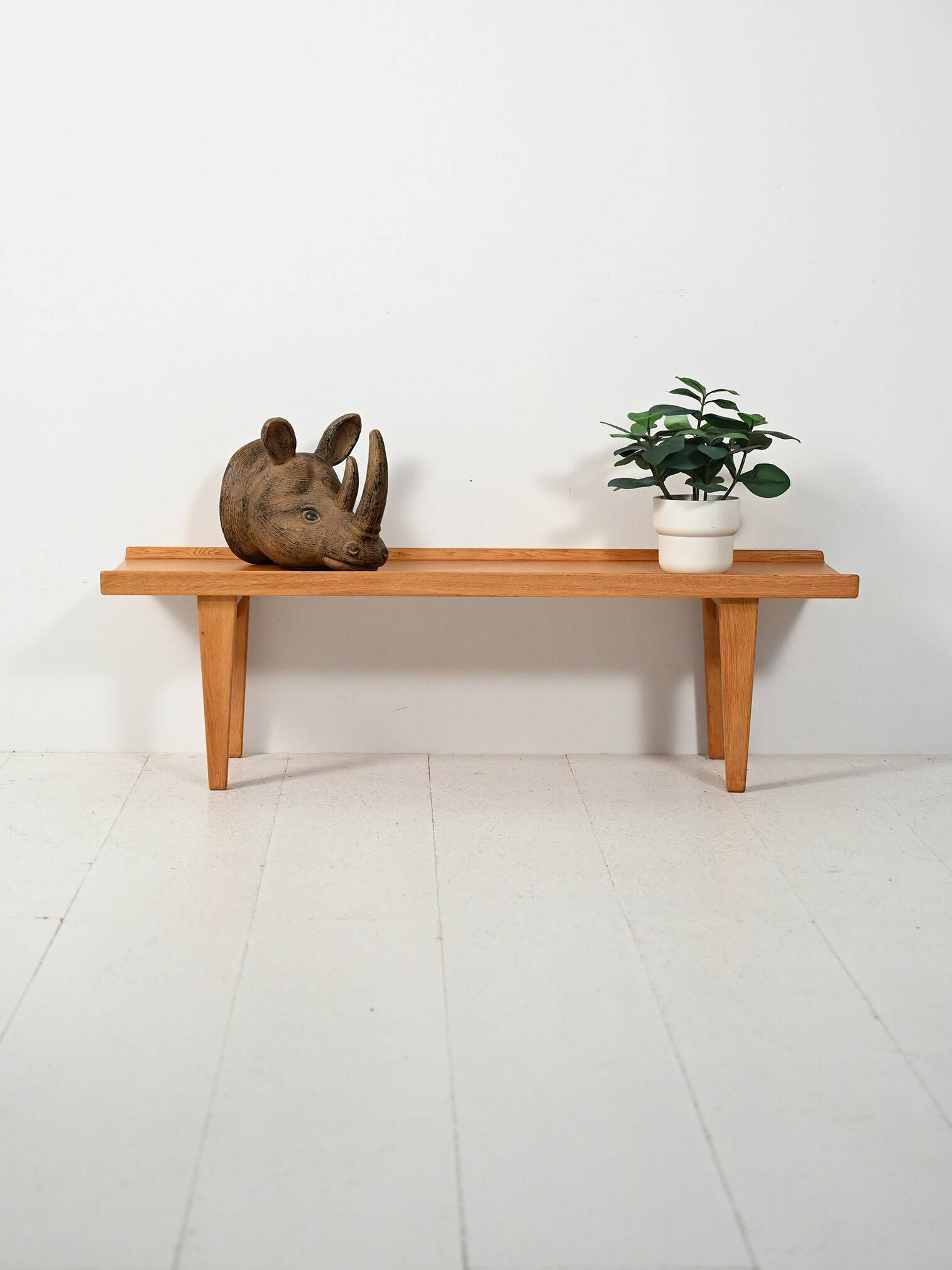 Oak bench model “Novett”