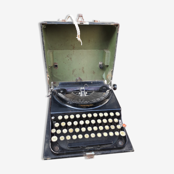 Typewriter Remington portable 30 years