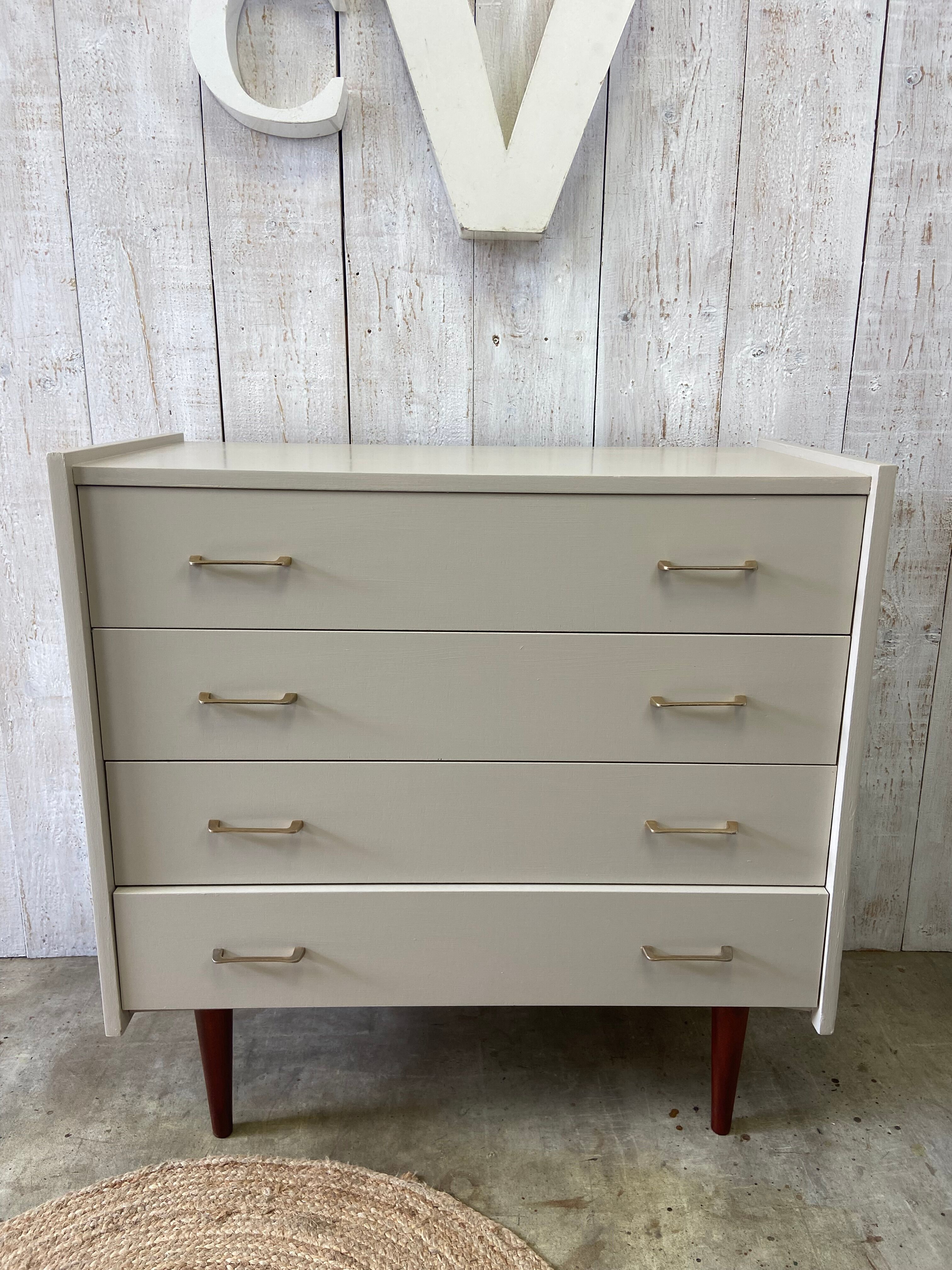 Vintage chest of drawers