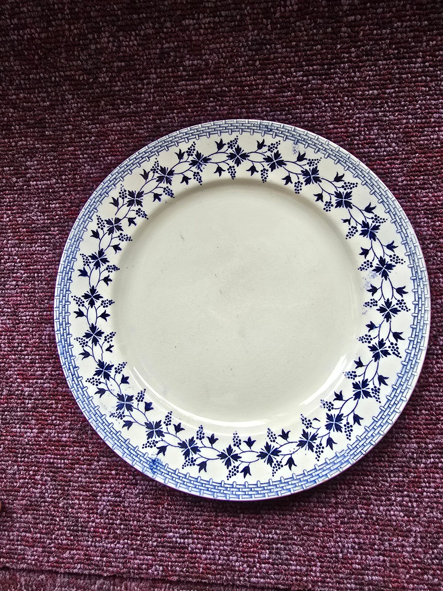 Lot assiettes dépareillées frise bleue 
