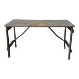 Folding table