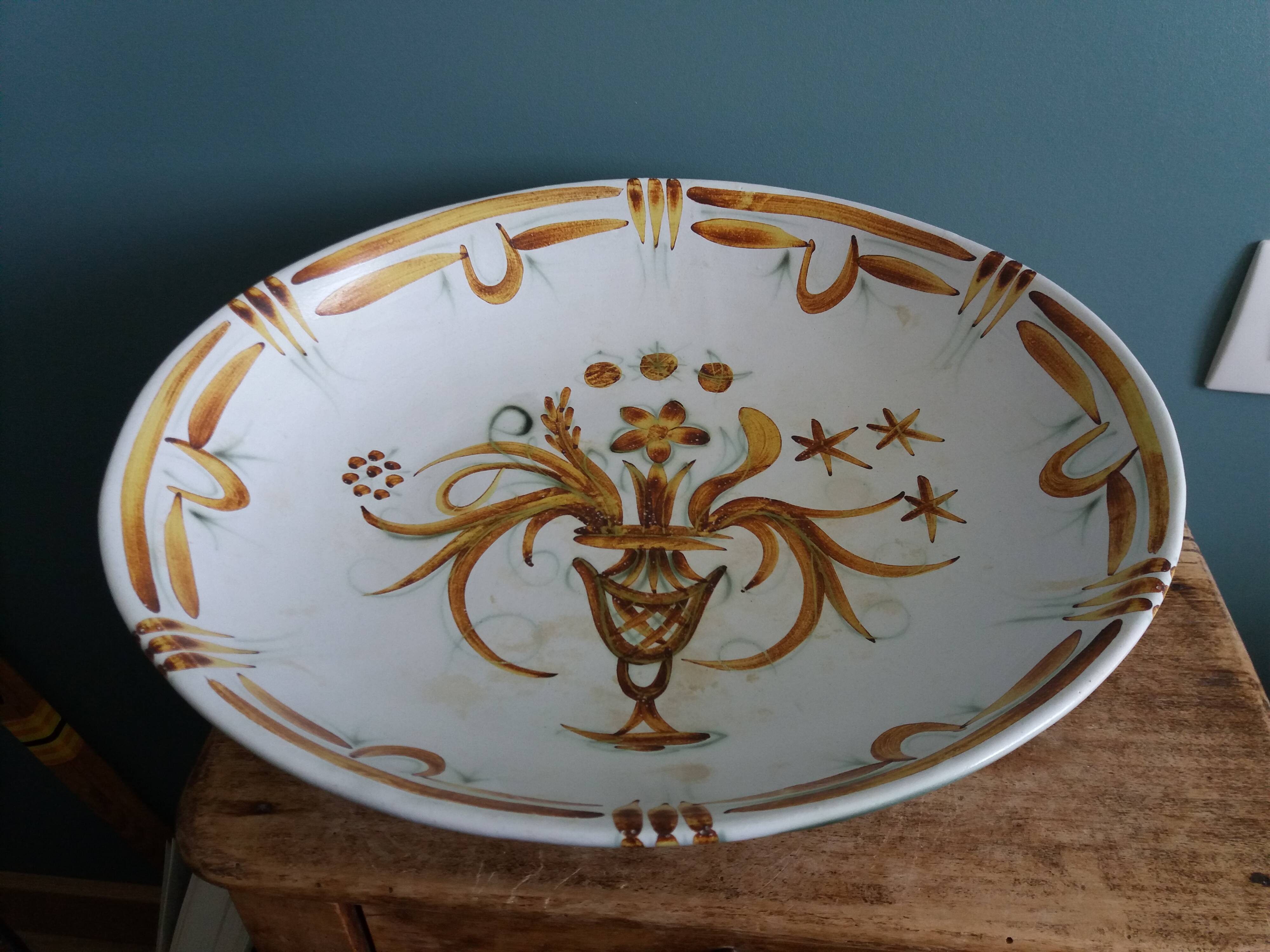 Keraluc Quimper oval flat salad bowl signed Yvonne Pennec