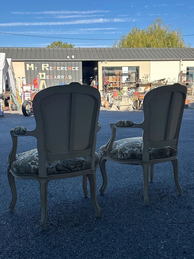 Paire de fauteuils de style Louis XV