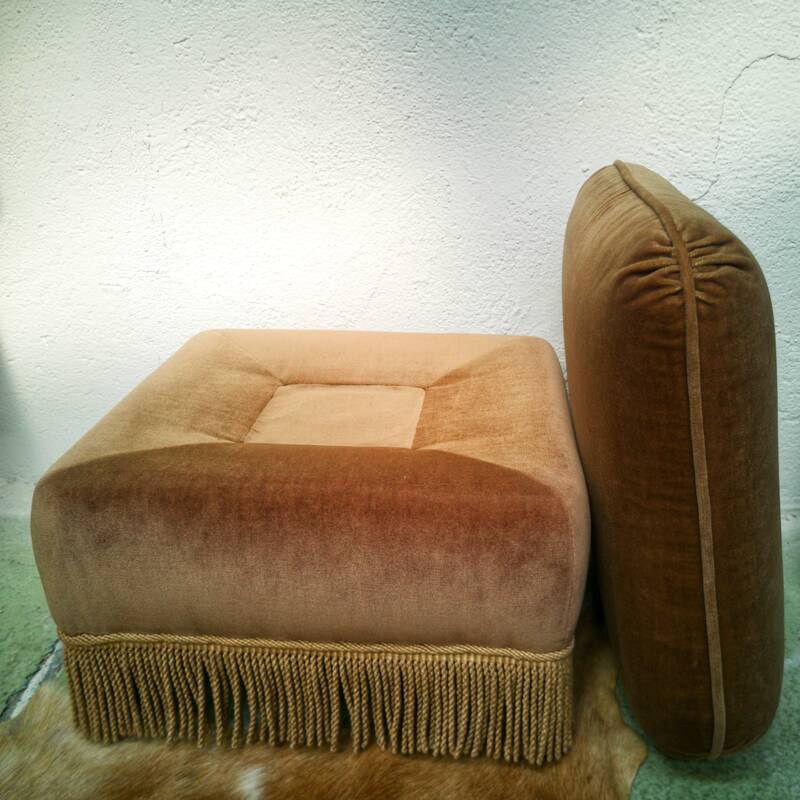 Vintage velvet pouf