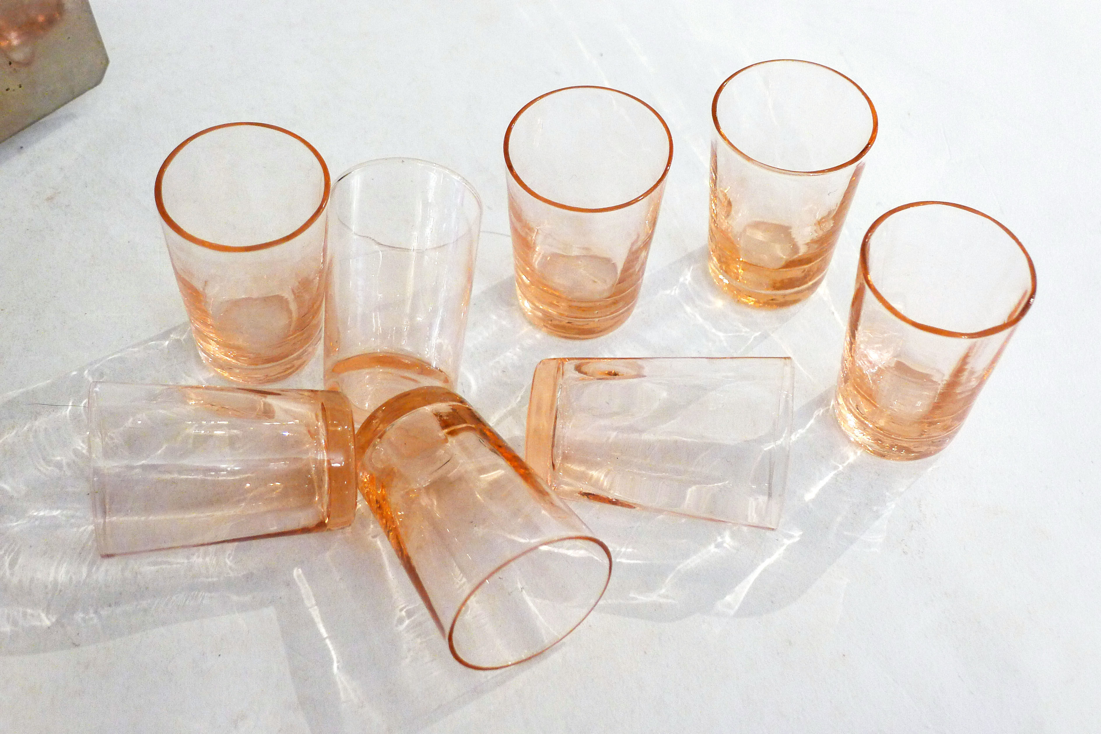 Service of 8 shot glasses