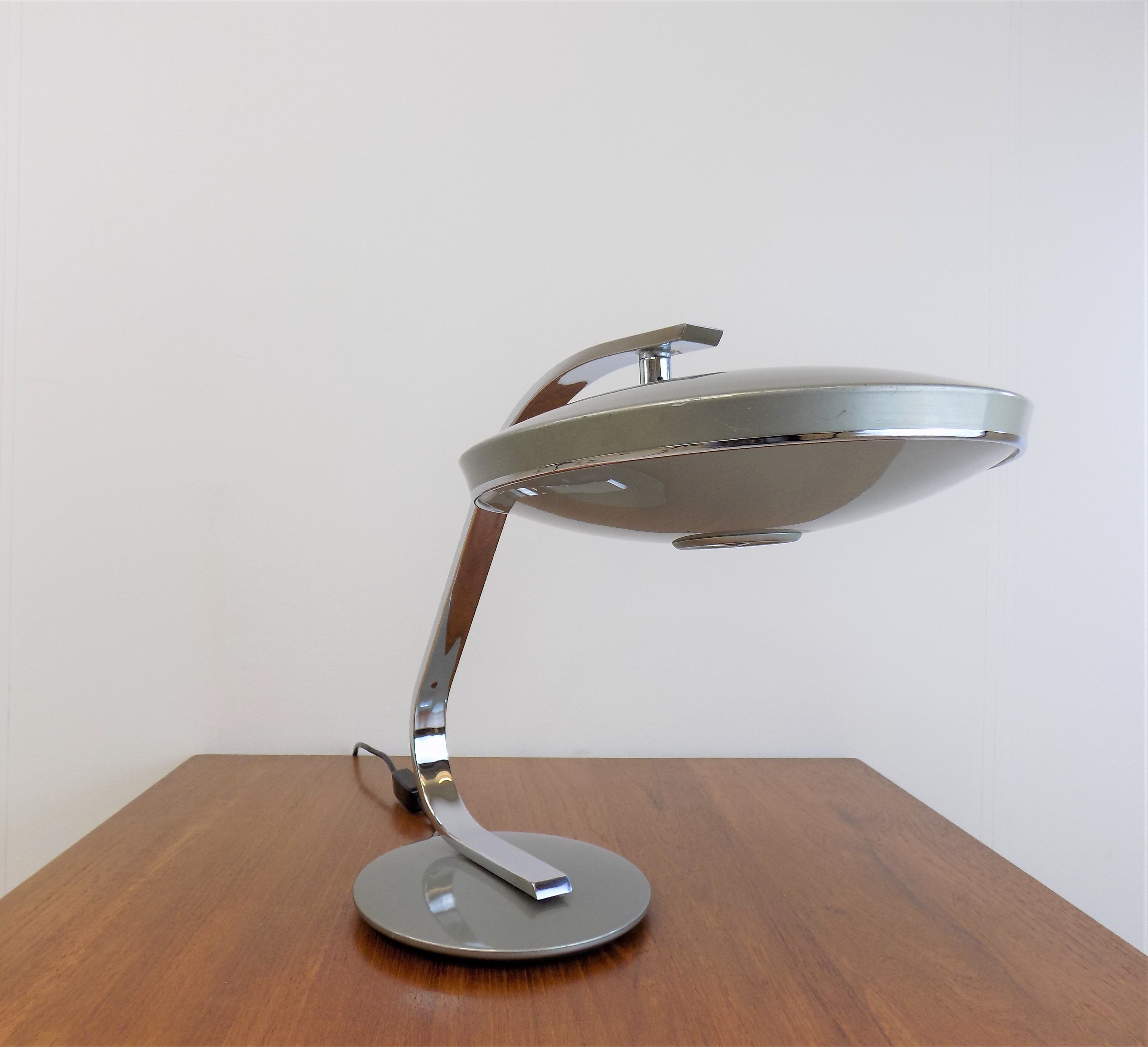 Fase 520 C table lamp from Fase Madrid