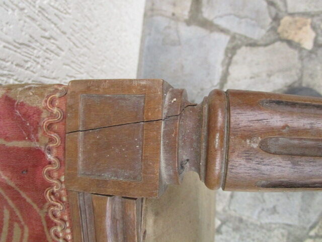Old art-deco pouf