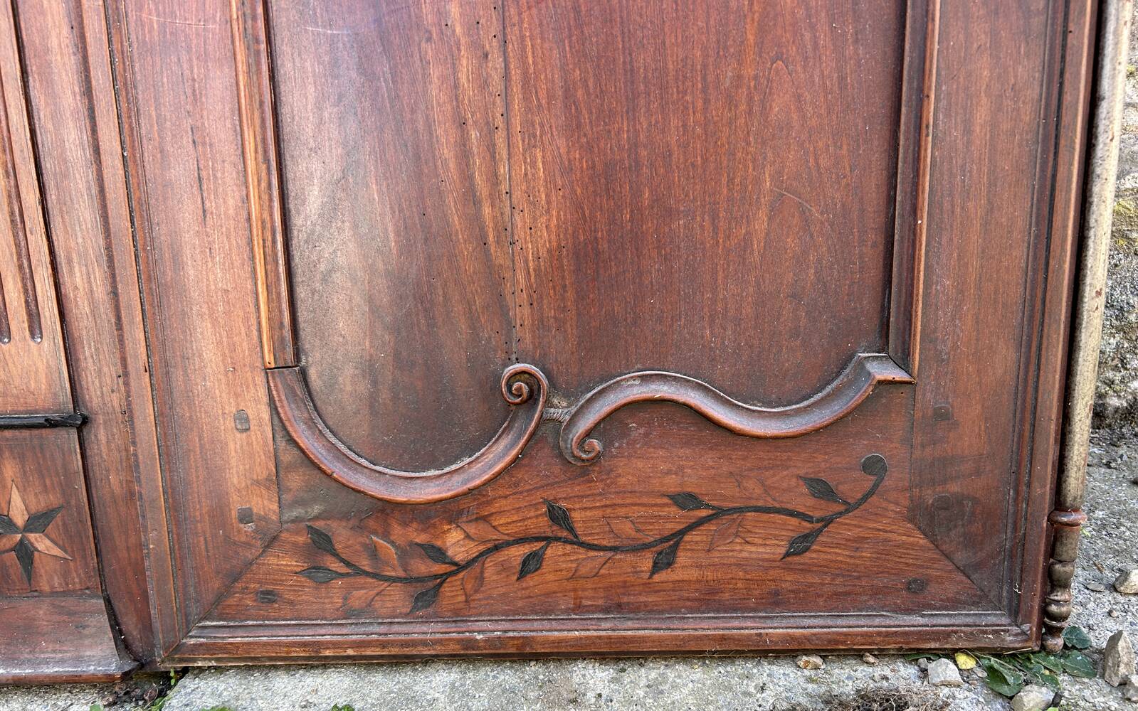 Pair of Louis XV oak wardrobe doors – 18th century