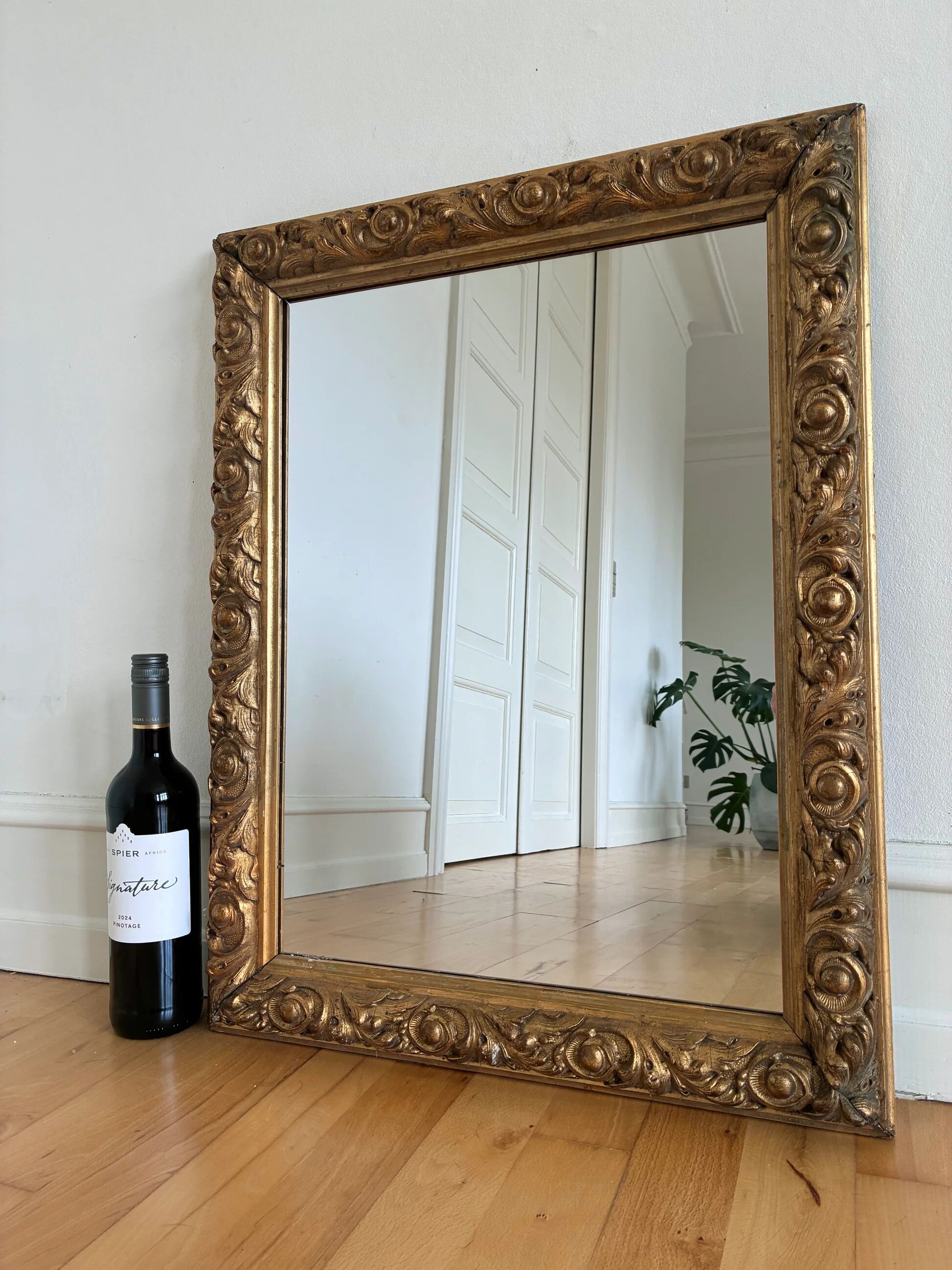Miroir mural en bois doré antique français en or