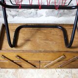 Scoubidou magazine worker