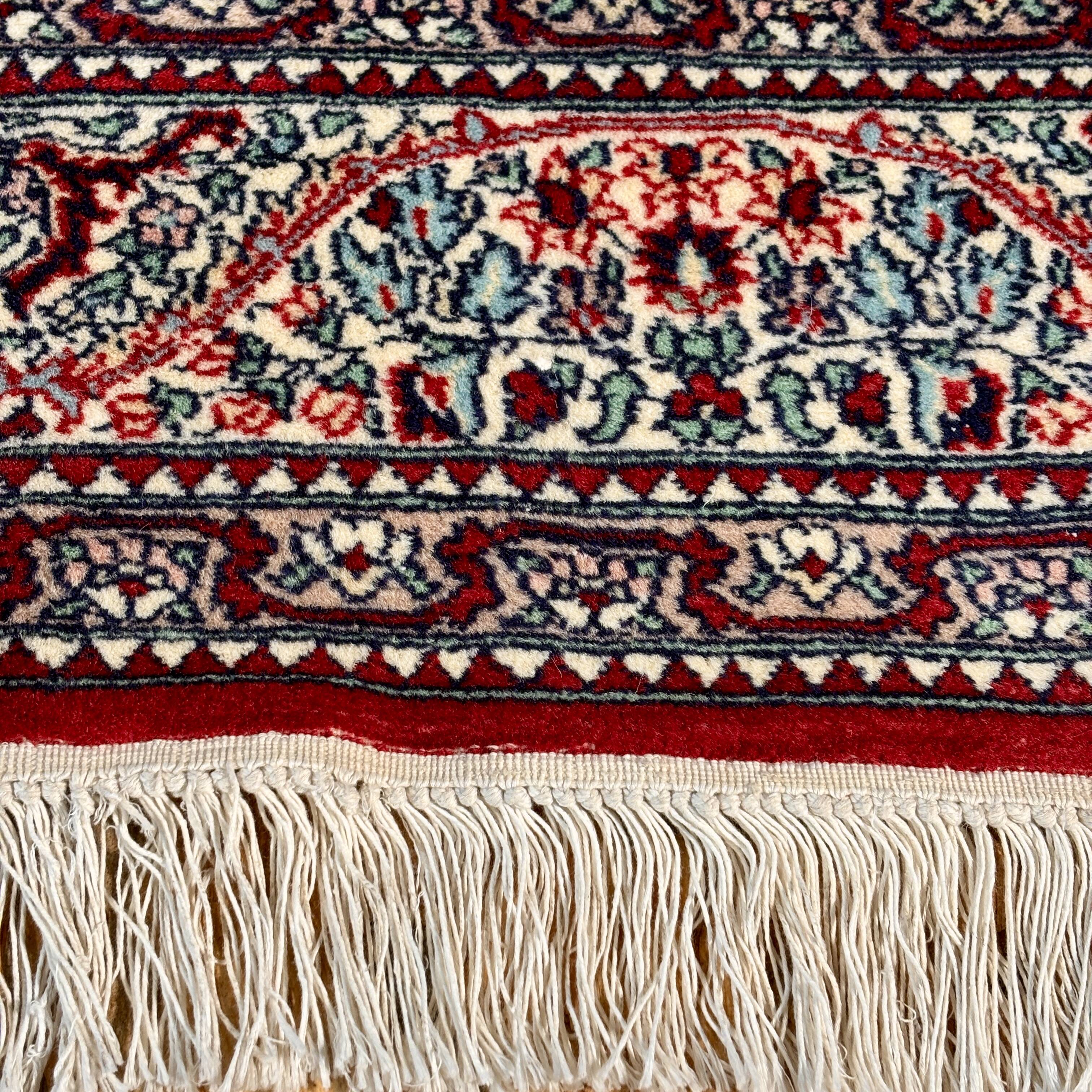 Authentic hand-knotted Persian Tabriz carpet, wool on cotton – 154 x 223 cm