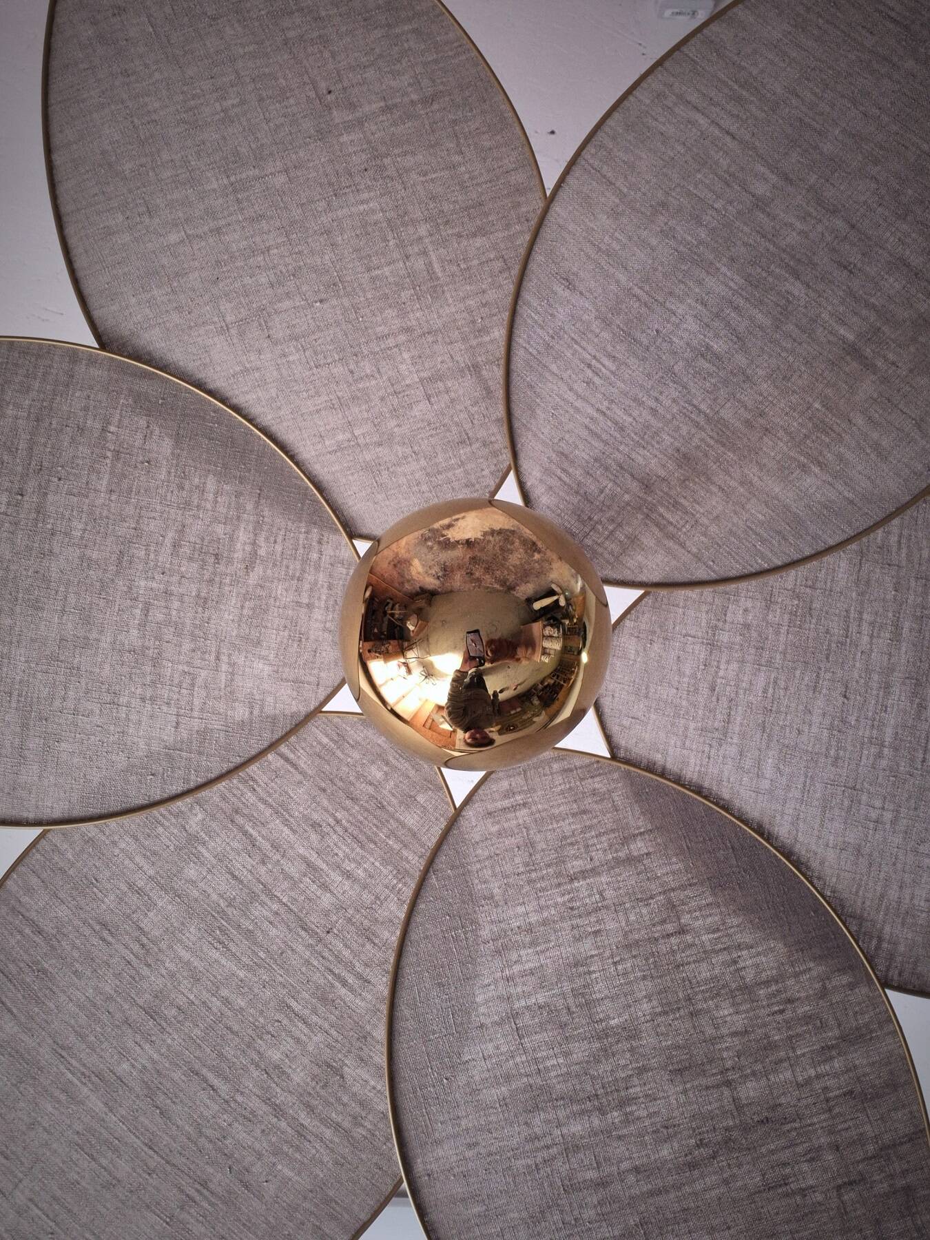 Suspension luminaire fleur XXL, 6 pétales en métal et lin