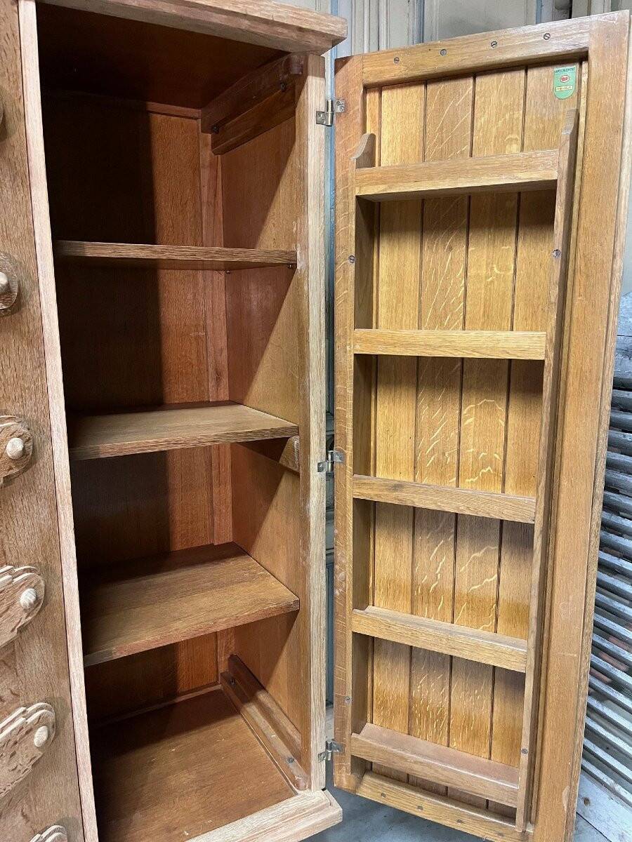 Armoire des années 40 en chêne dans le style de Guillerme et Chambron, années 1960