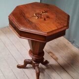 Octagonal tray worker