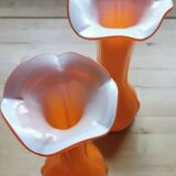 Paire de vases en verre soufflé orange
