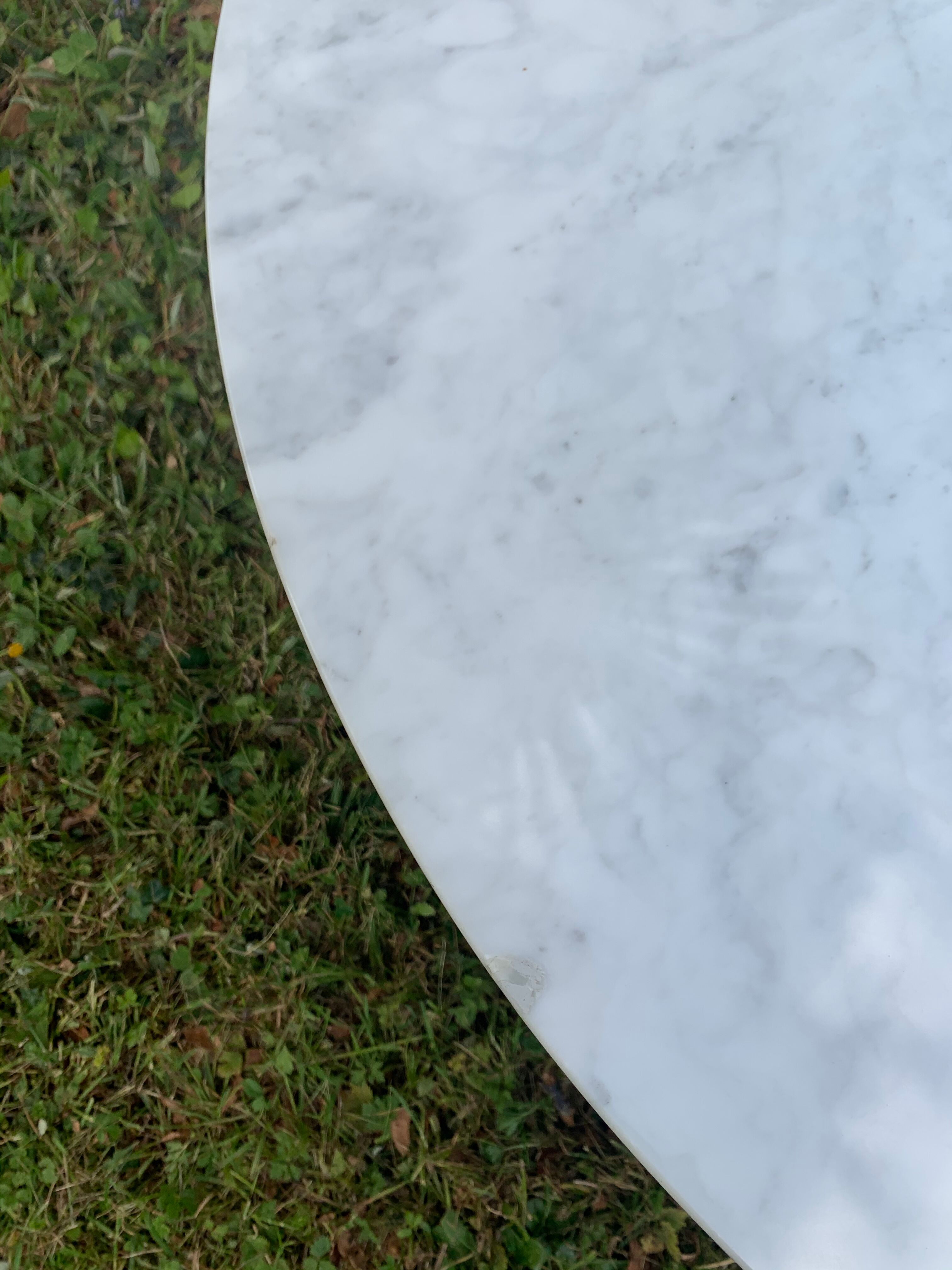 Coffee table by Eero Saarinen for Knoll