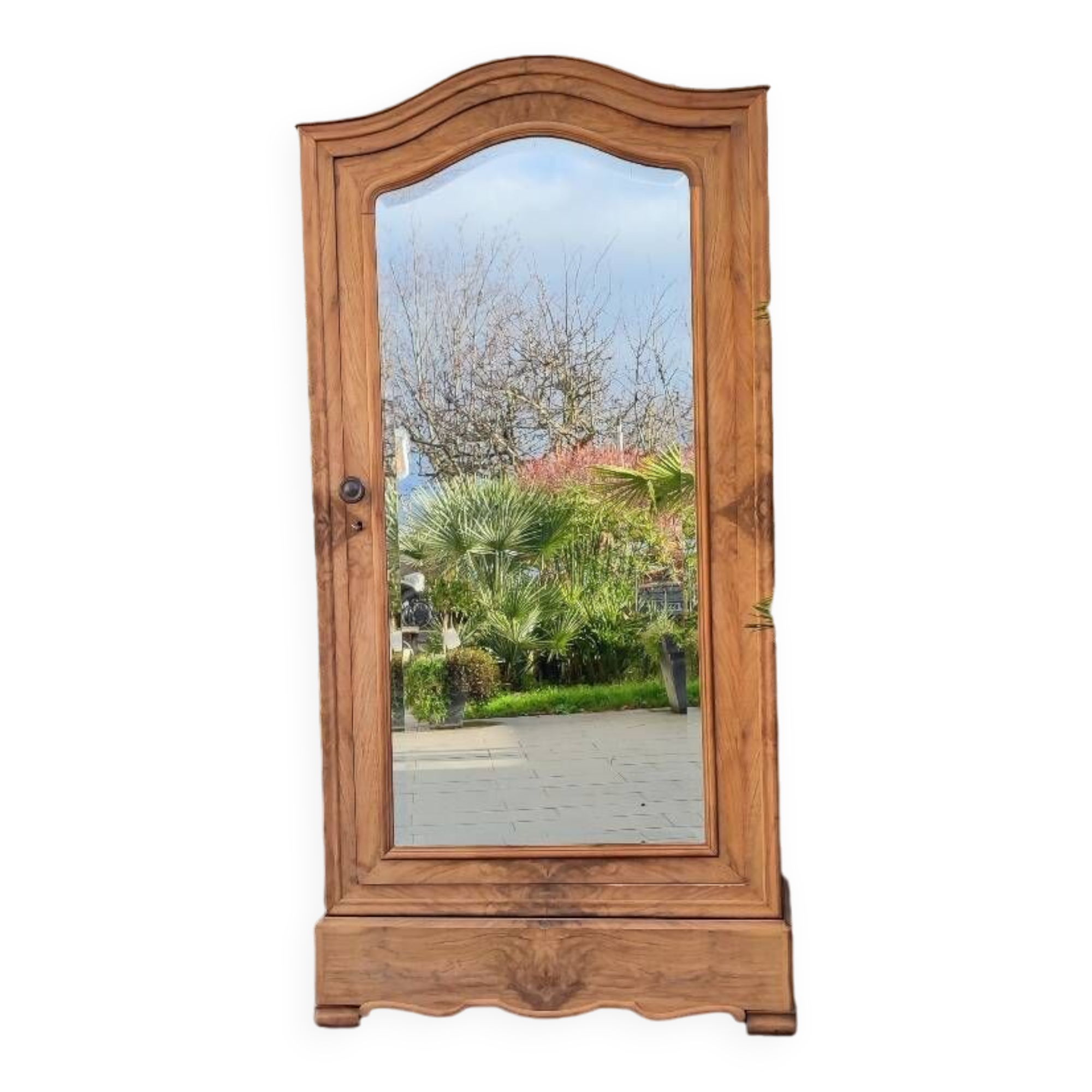 Sandblasted glass cabinet