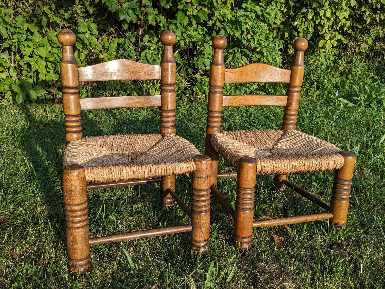 Duo of brutalist straw-covered oak chairs 1940-1950 # Charles Dudouyt