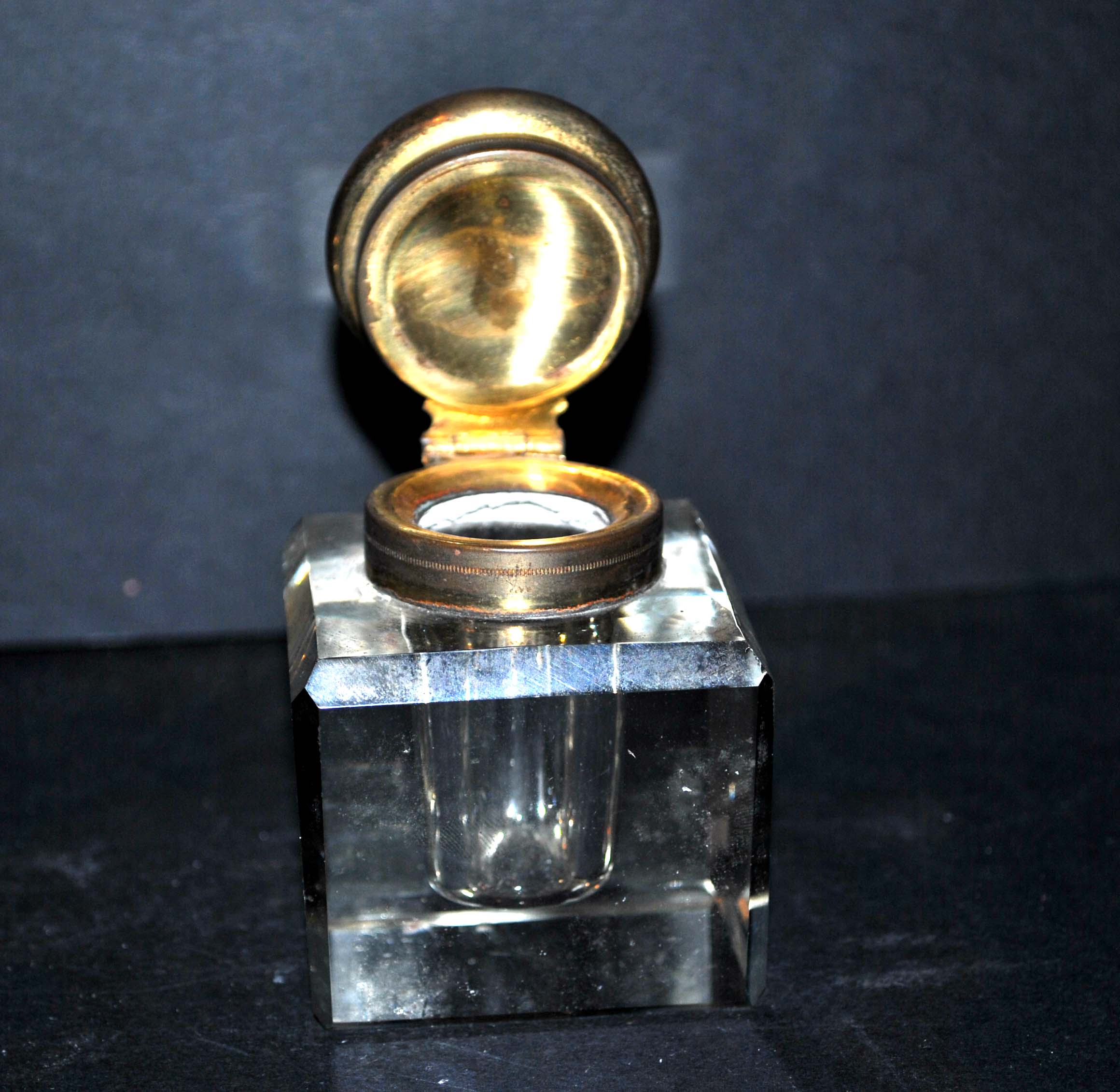 Old square inkwell in cut glass - art deco office accessory 1920