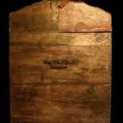 Large antique chest in solid pine and oak