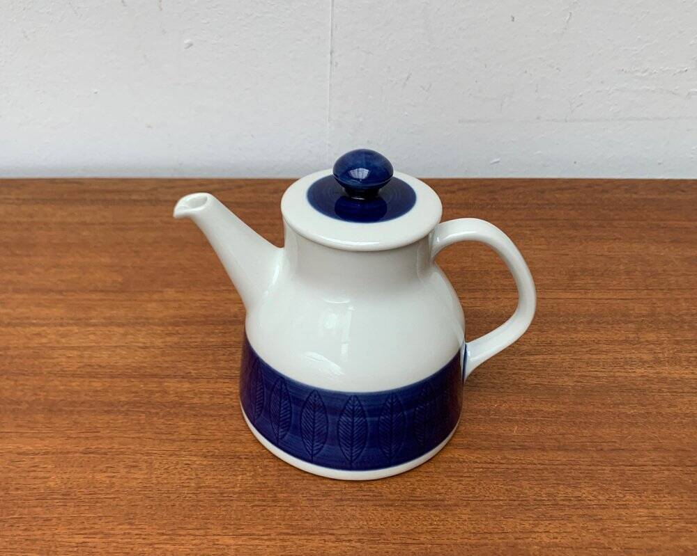 Coffee pot from the Koka Bleu series, Blau, Bla Swedish mid-century by Hertha Bengtson for Rörstrand, 1950s.