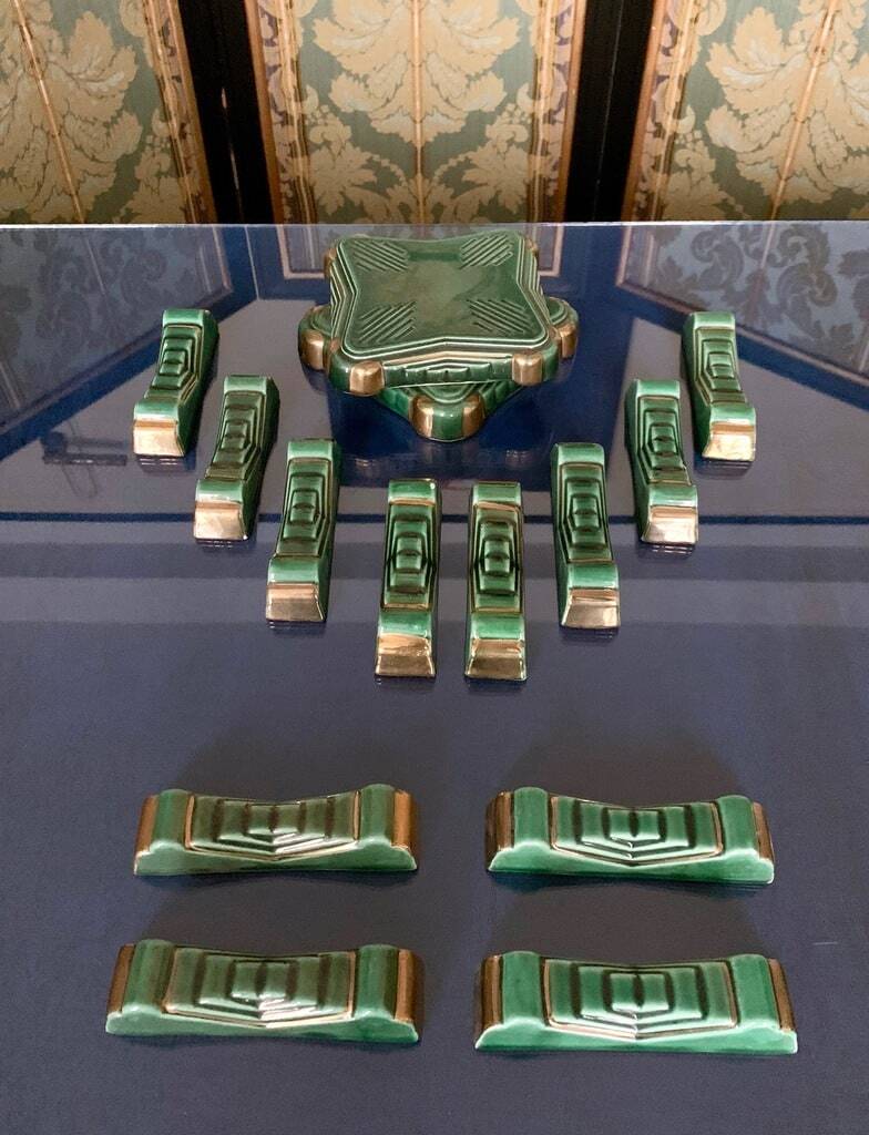 Knife holder + Art Deco bottle coaster