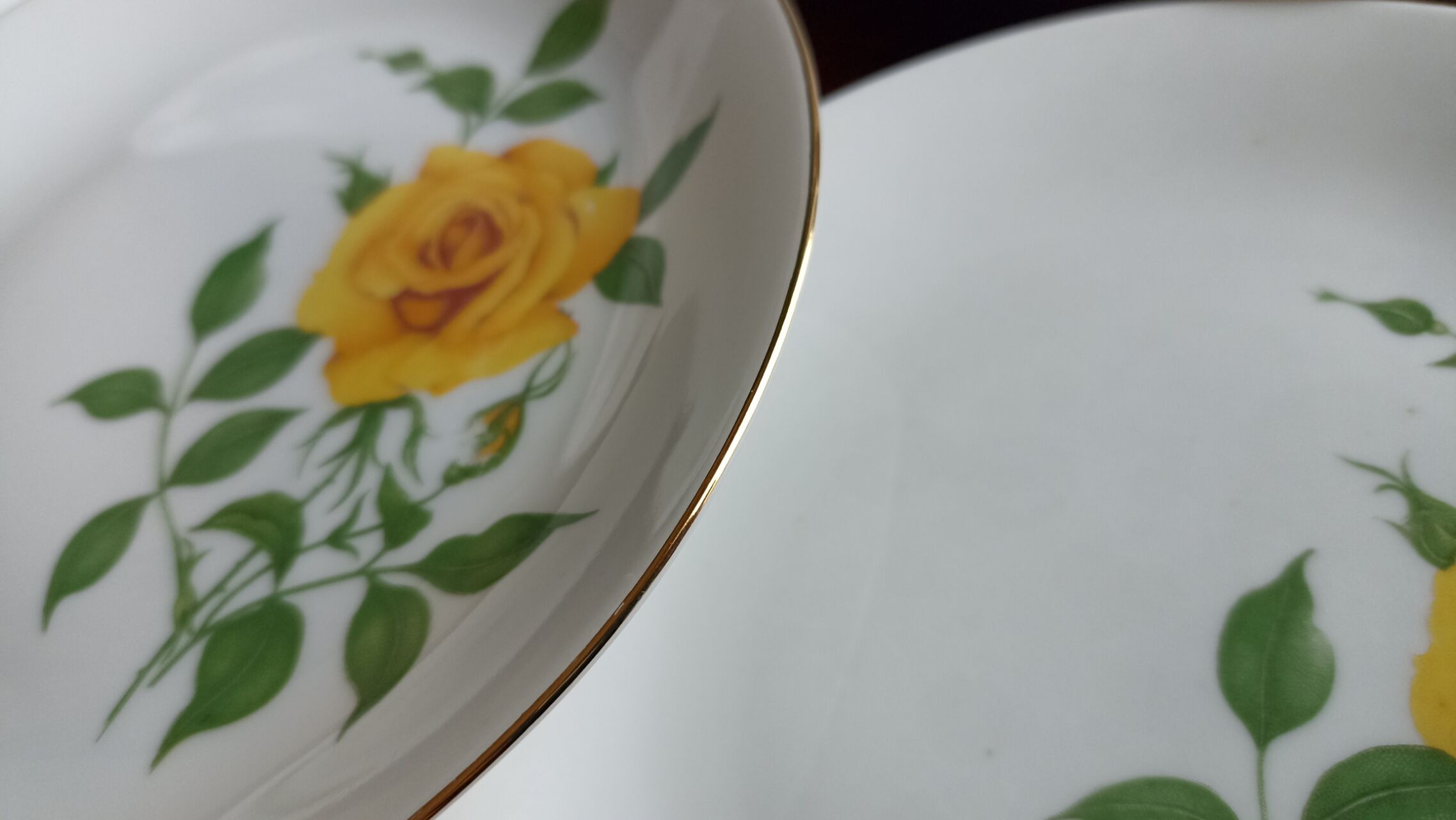 7 EPIAG Dallwitz dessert plates decorated with yellow roses