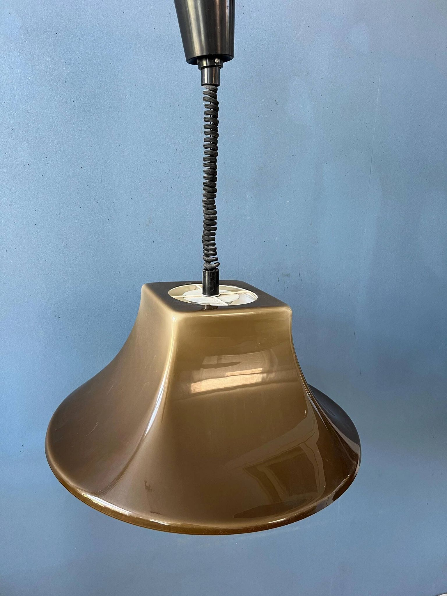 Suspension en plexiglas « Witch Hat » par Willem Hagoort