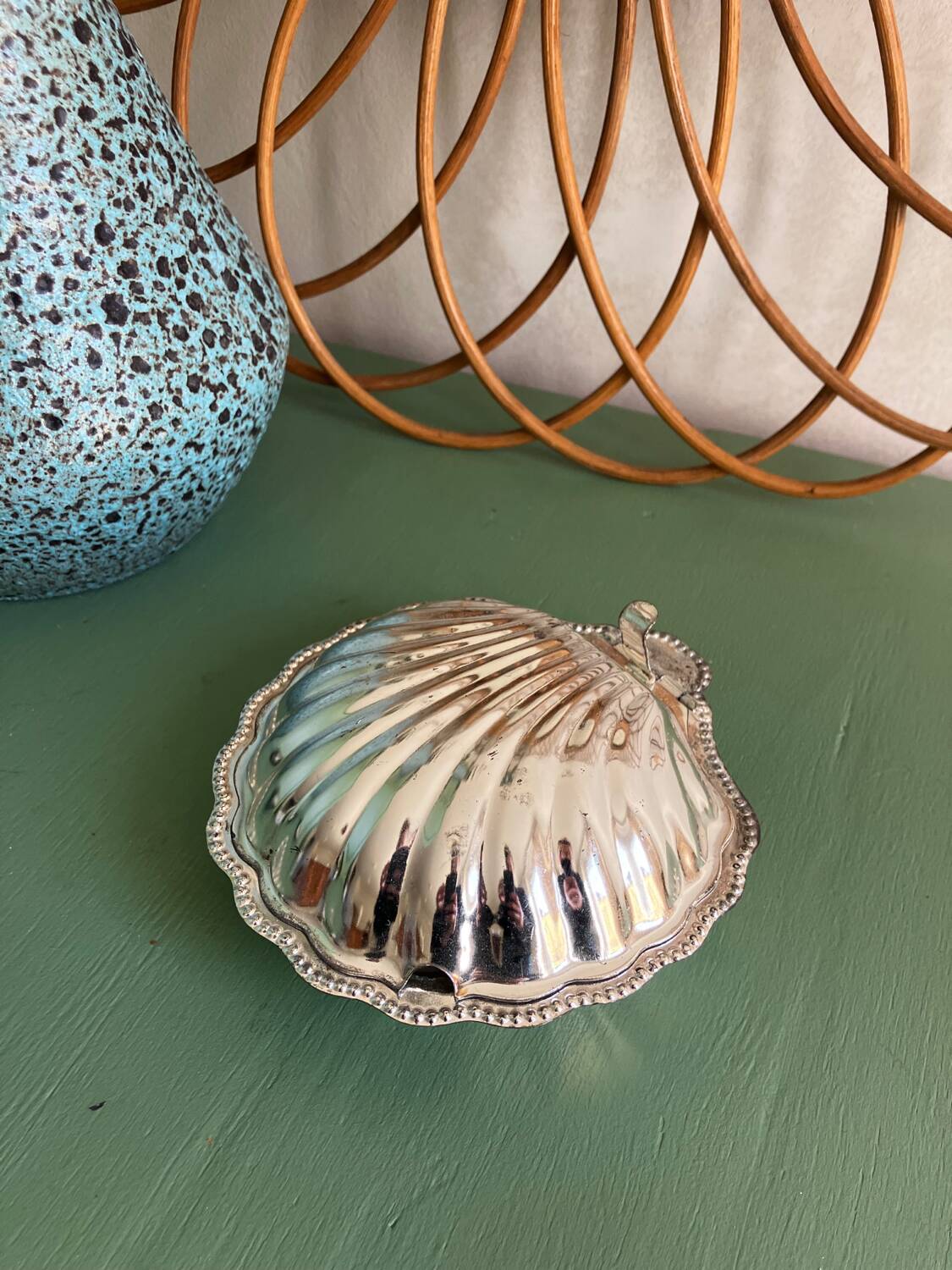 Vintage shell butter dish