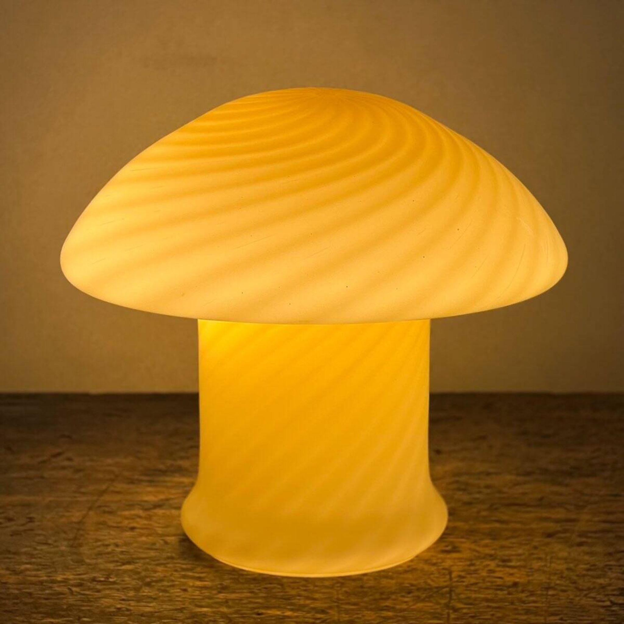 Lampe champignon vintage faite à la main en verre de Murano, Italie, années 70.