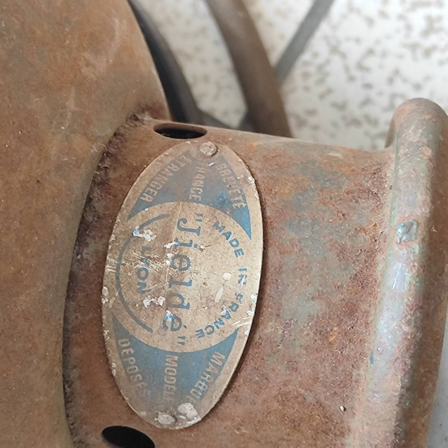 Jielde lamp with Fresnel lens