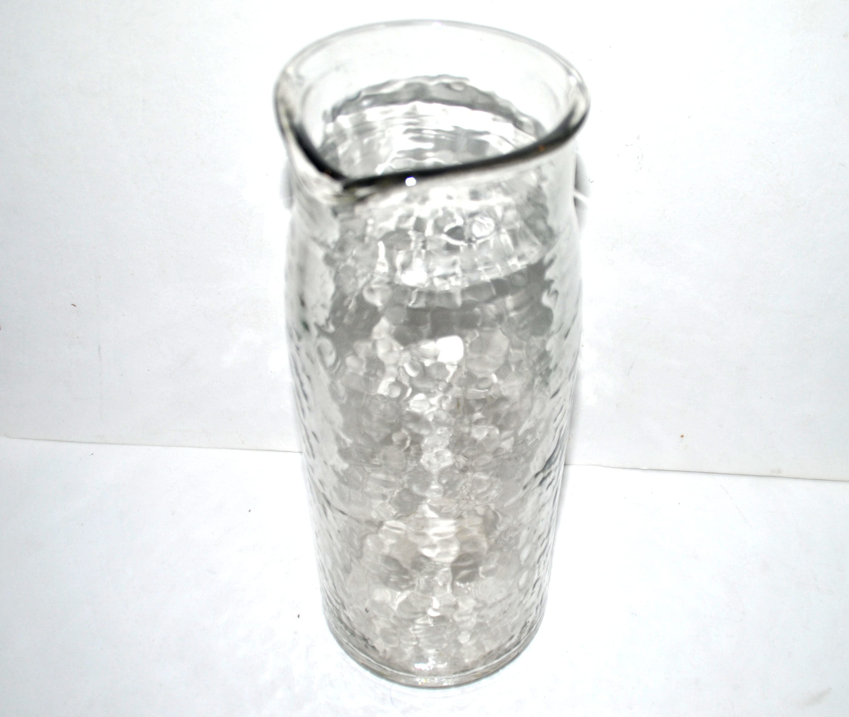 Vintage water pitcher in hammered moulded glass 25cm
