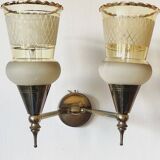 Vintage 50s wall light, 2 light arms, metal, brass and opaque glass tulip