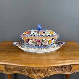 Soupière et plat Gien décor Pivoines, XXe siècle