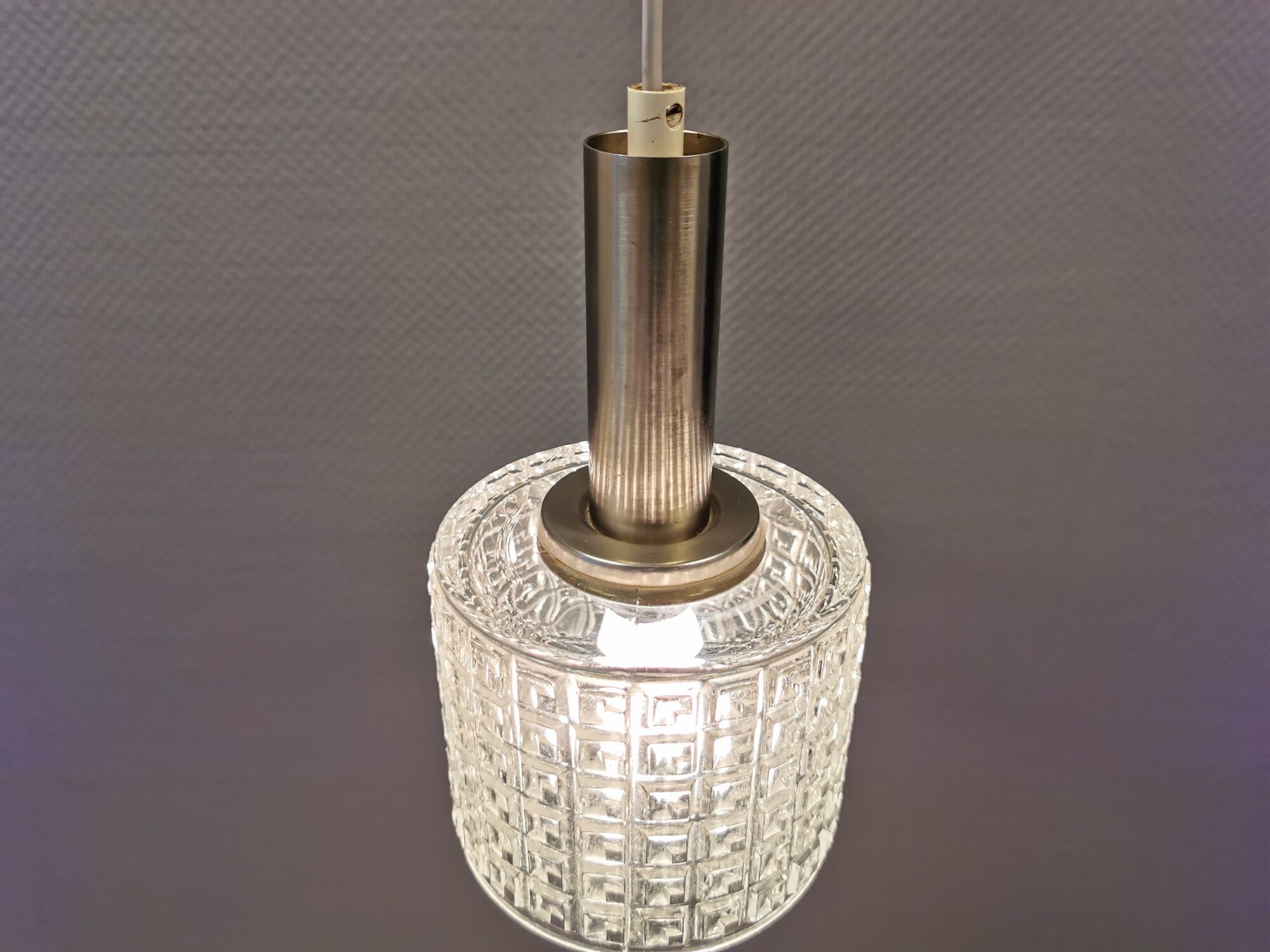 Small hanging lamp in transperant crystal glass