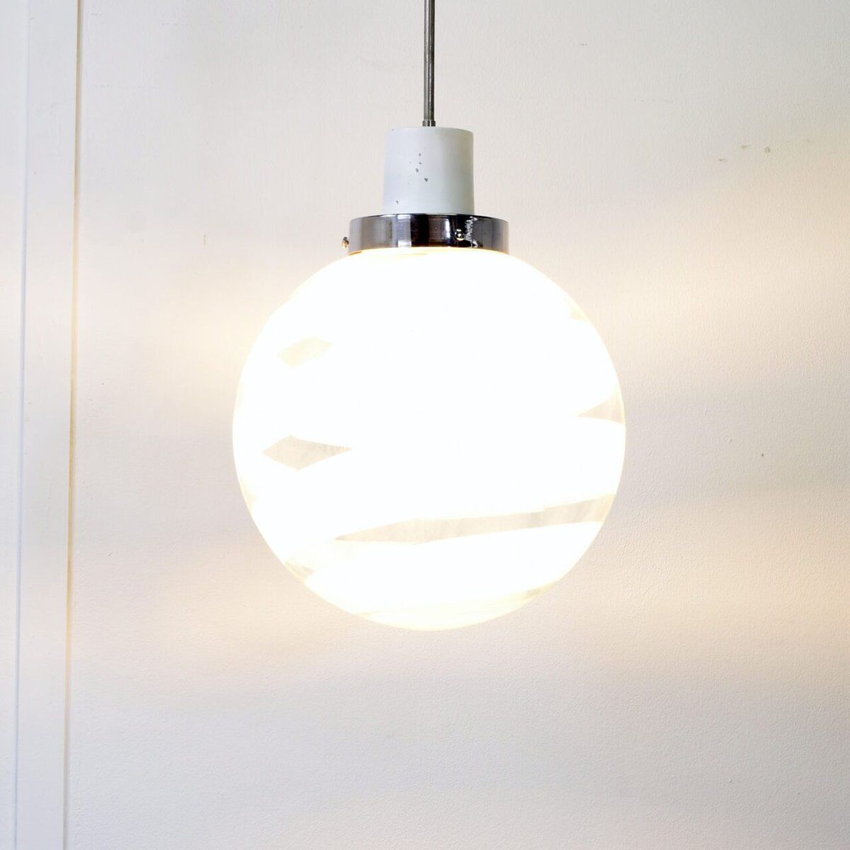 Suspended Murano glass lamp attributed to Venini, 1970s.