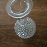Carafe ou soliflore en verre taillé