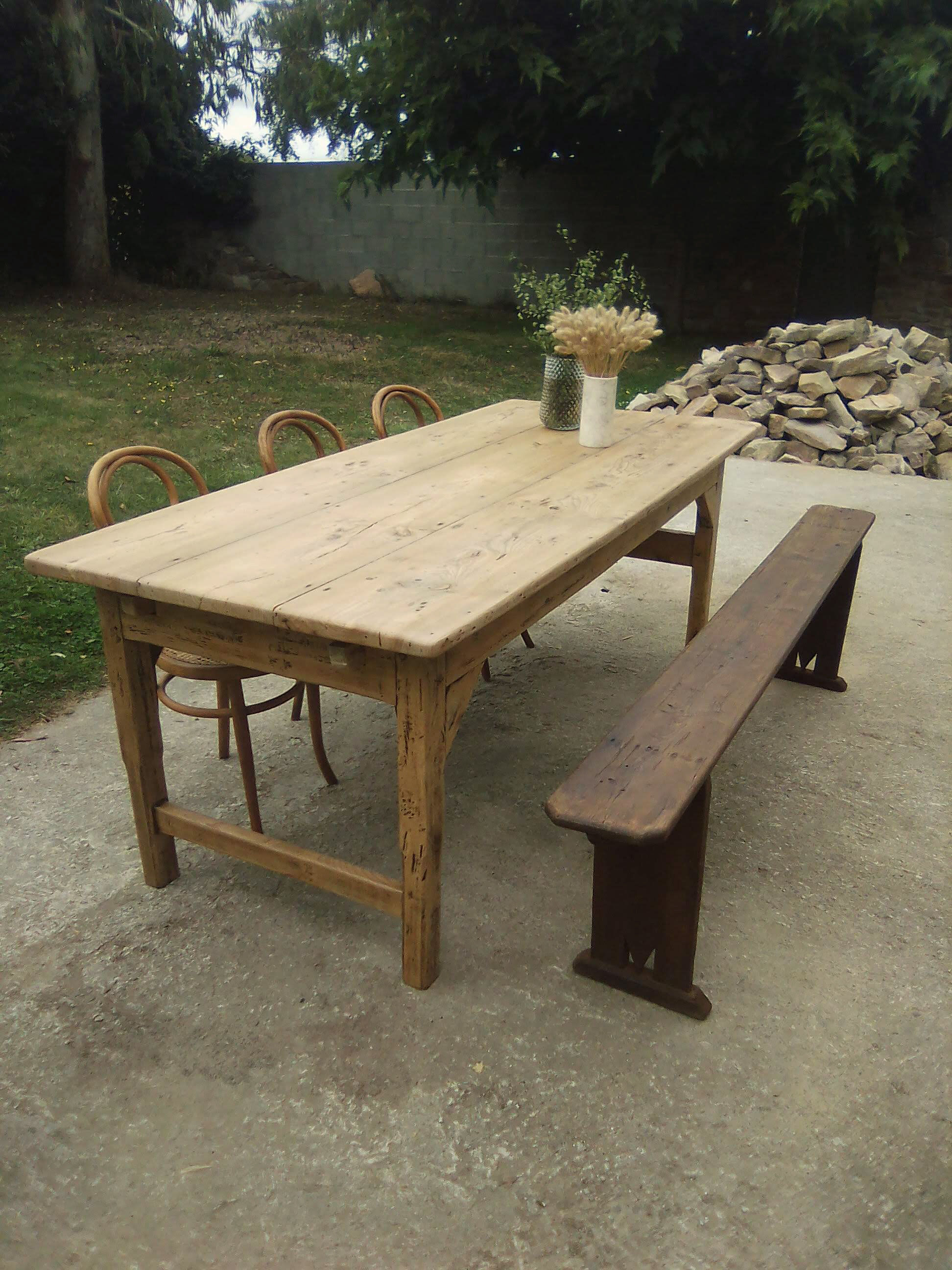 Farm table