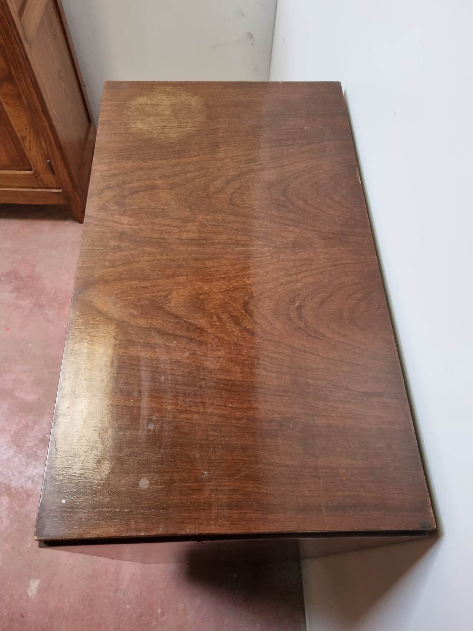 Radio cabinet from the 1940s