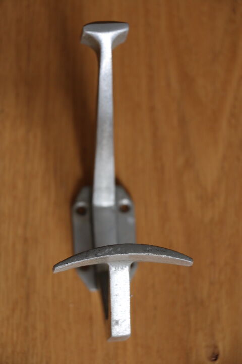 Aluminum peg double hook