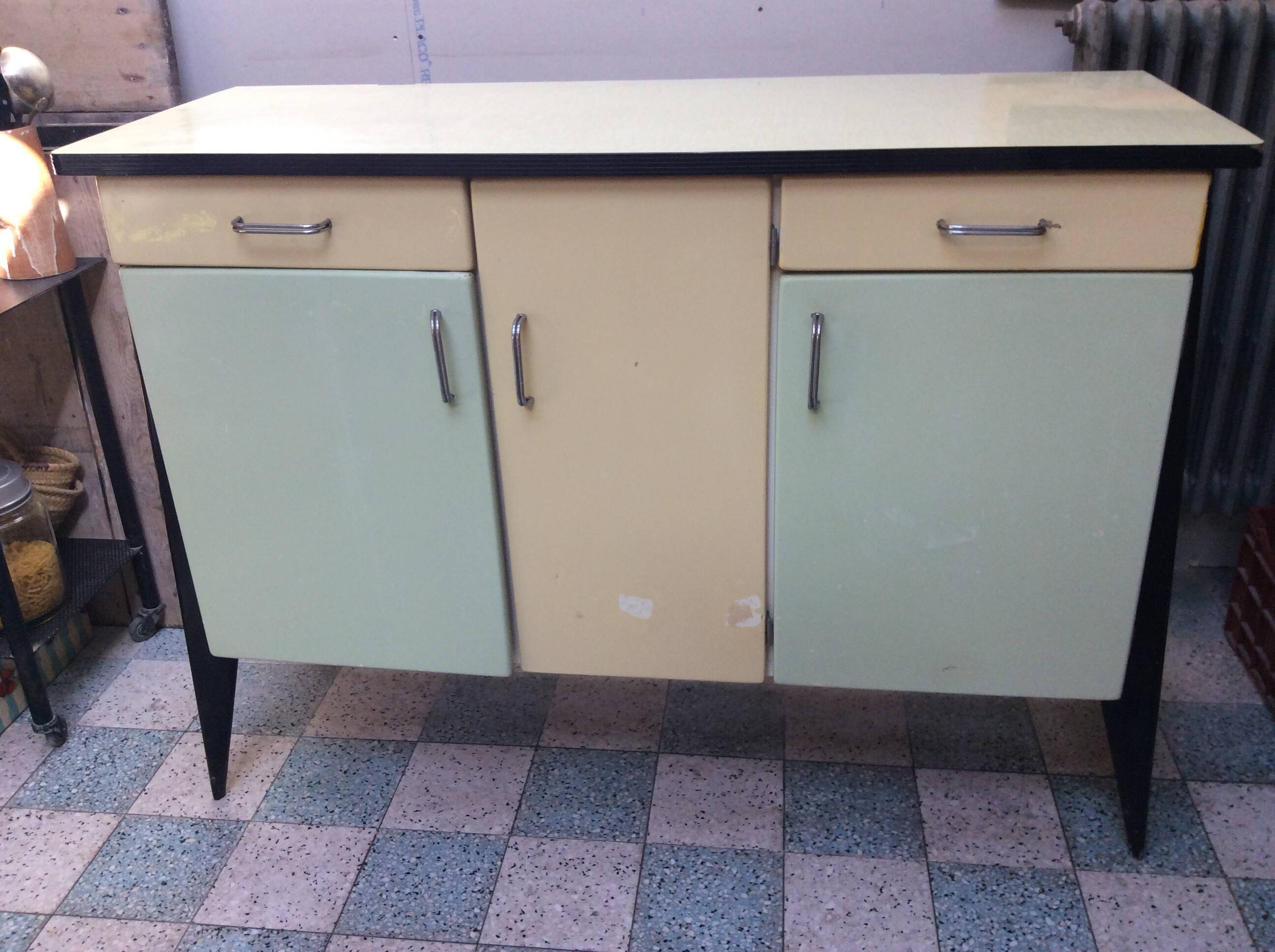 Kitchen sideboard in wood and Formica
