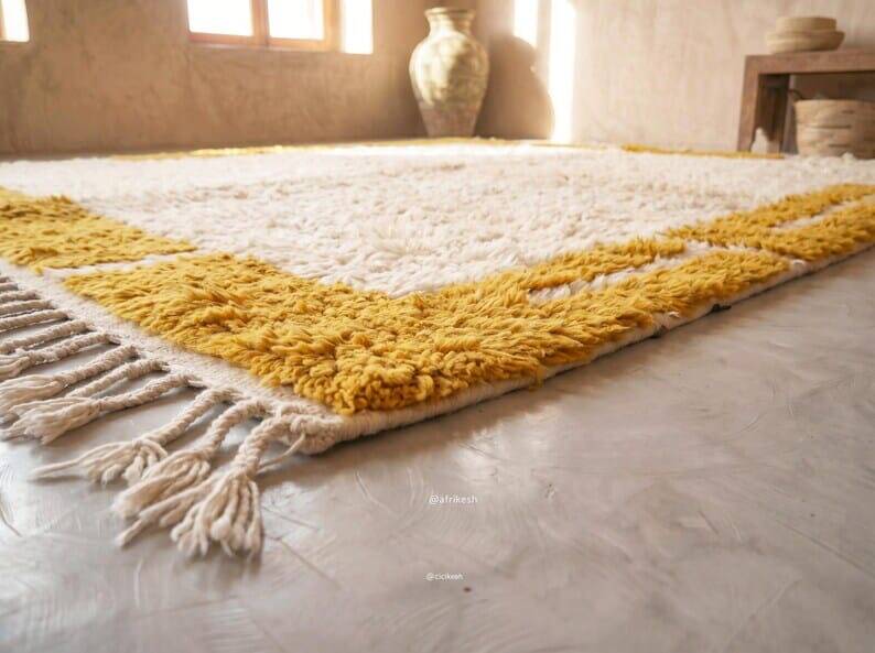 Handwoven natural wool rug, traditional craftsmanship, 150/250 cm.