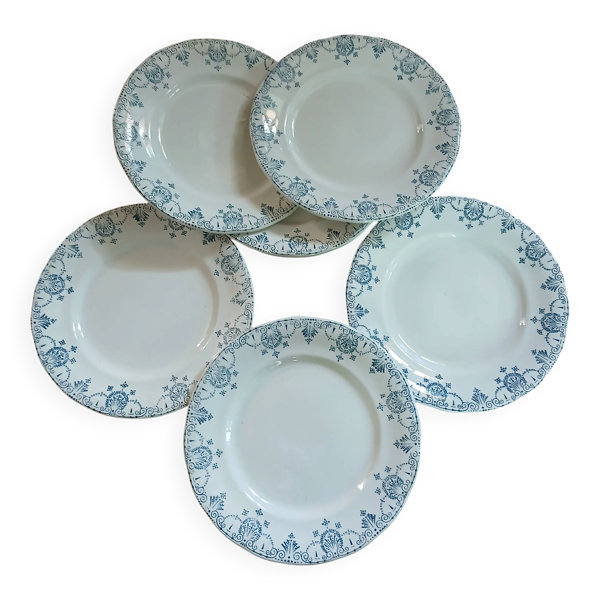 7 assiettes à dessert anciennes en Terre de fer