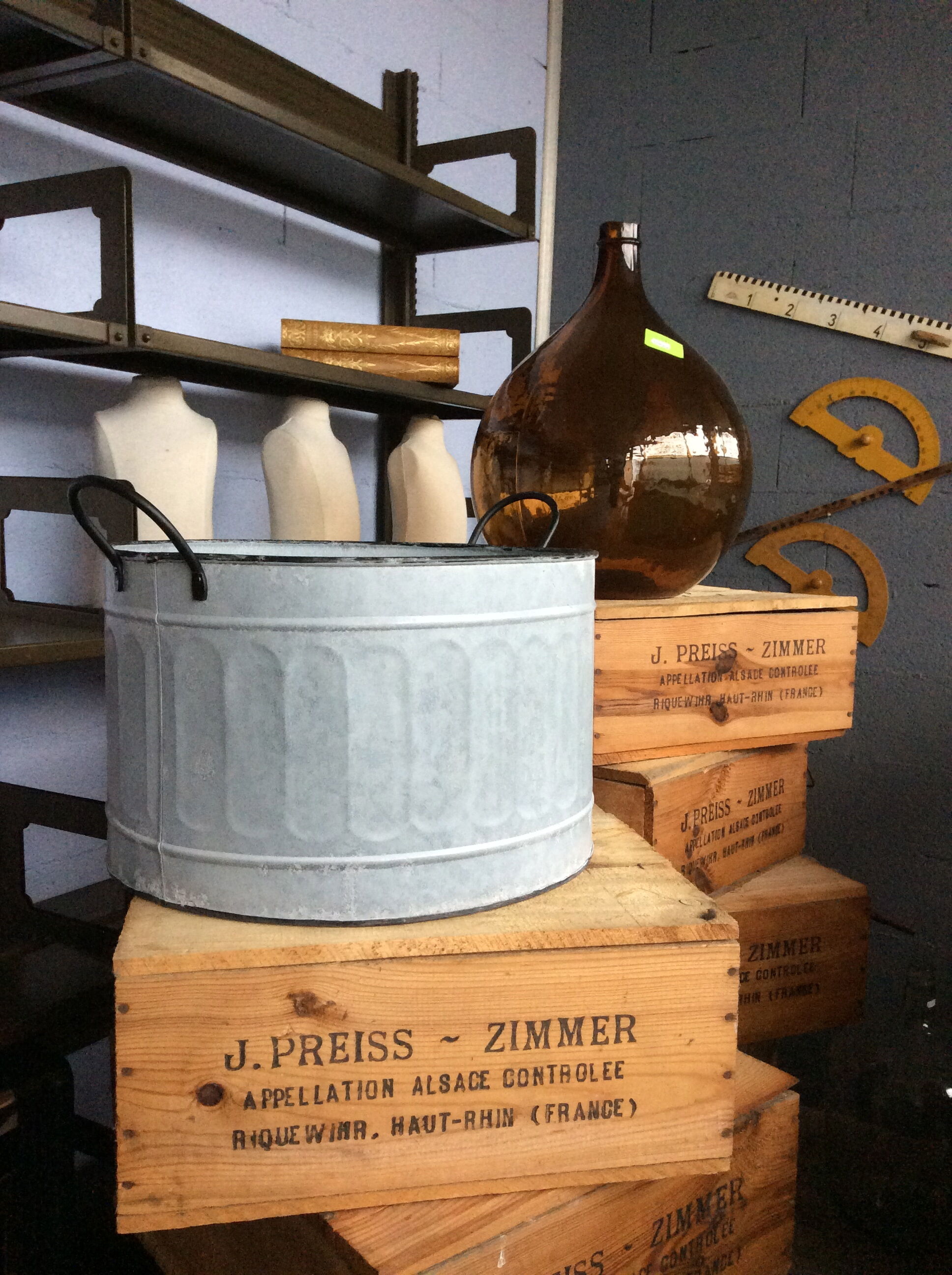 Zinc washtub metal basin