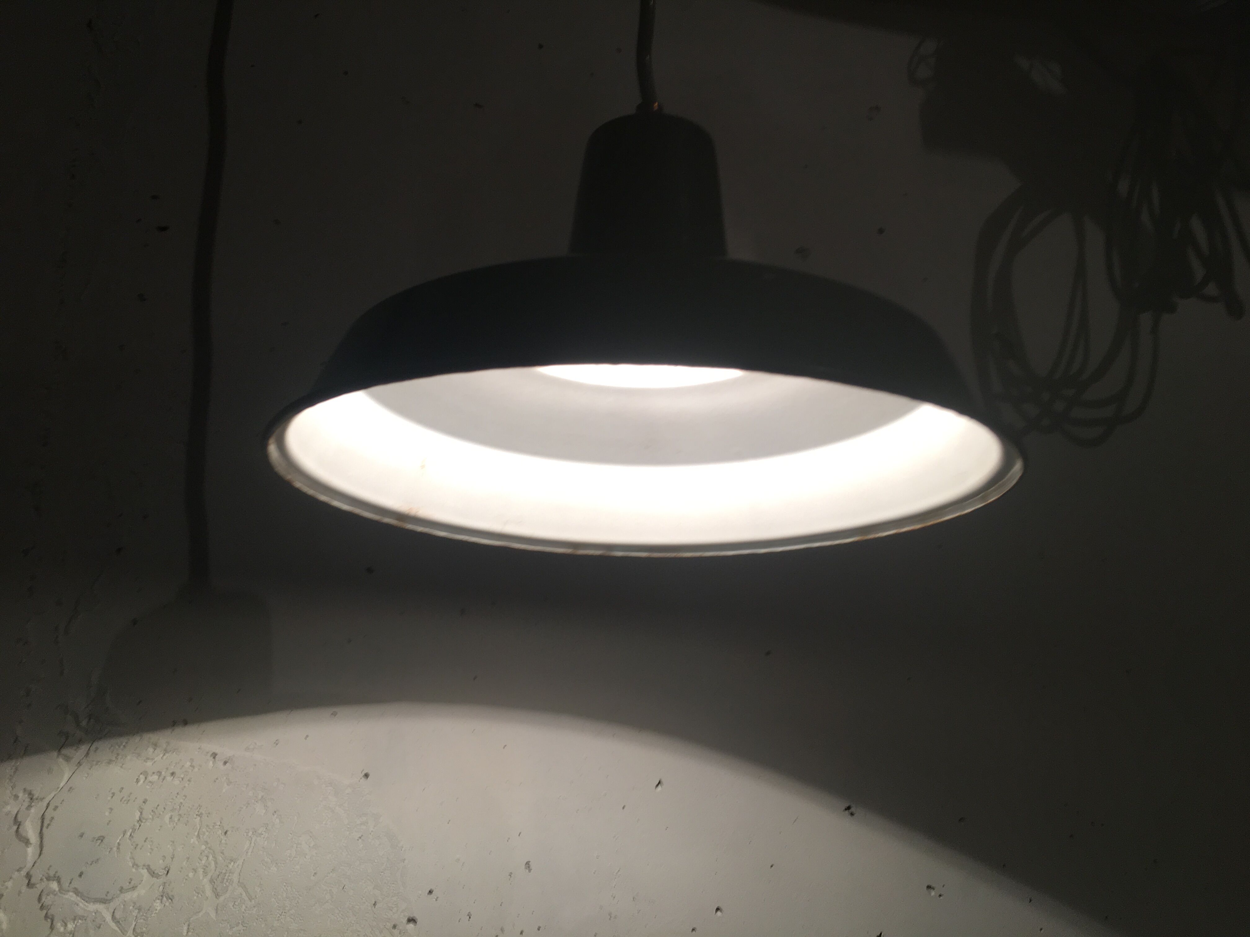 Industrial hanging of the 1950s