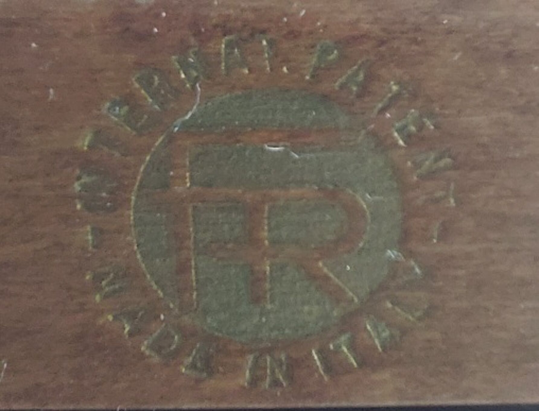 Italian valet Fratelli Reguitti in wood and brass, 1950/600